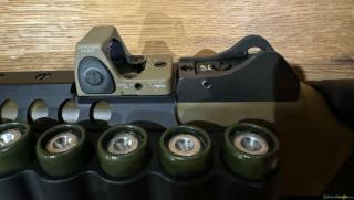 Benelli M4 Super 90 TS A1 36cm FDE mit Trijicon RMR