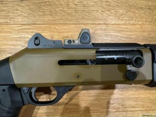 Benelli M4 Super 90 TS A1 36cm FDE mit Trijicon RMR