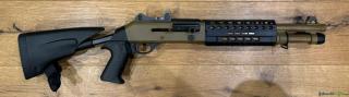 Benelli M4 Super 90 TS A1 36cm FDE mit Trijicon RMR