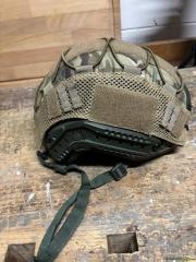 Echter ballistischer Gefechtshelm High-Cut (Aramid / Kevlar-Verbund) mit Cover