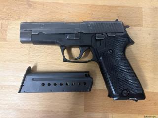 SIG-Sauer P220 9x19mm Parabellum/Luger/NATO