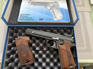 SIG-Sauer P210-6 / 9mm