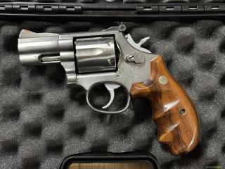 Smith & Wesson 686 Security Special 2.5”, Kal. .357 Magnum .357 Magnum / 9x31mmR /.353 Casull