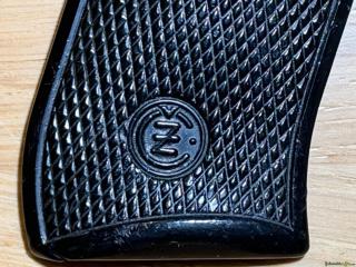 Original CZ75 Pre-B Griffschalen mit altem Logo!