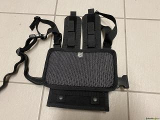 Oberschenkelplattform MOLLE mit MagTaschen