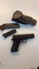 SIG-Sauer P220 9x19mm Parabellum/Luger/NATO