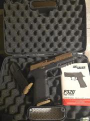 P320 x-carry mit Magpul Griffszück