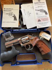 Smith & Wesson 617 .22 LR Long Rifle