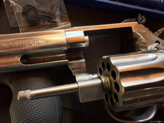 Smith & Wesson 617 .22 LR Long Rifle