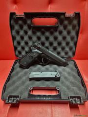 Beretta 92fs 9x19mm Parabellum/Luger/NATO