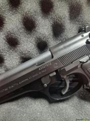 Beretta 92fs 9x19mm Parabellum/Luger/NATO