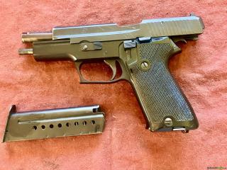 SIG-Sauer P 220 9x19mm Parabellum/Luger/NATO